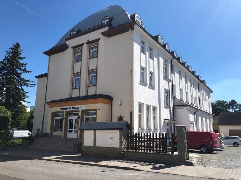 Grandhotel Nový Bor Dış mekan fotoğraf